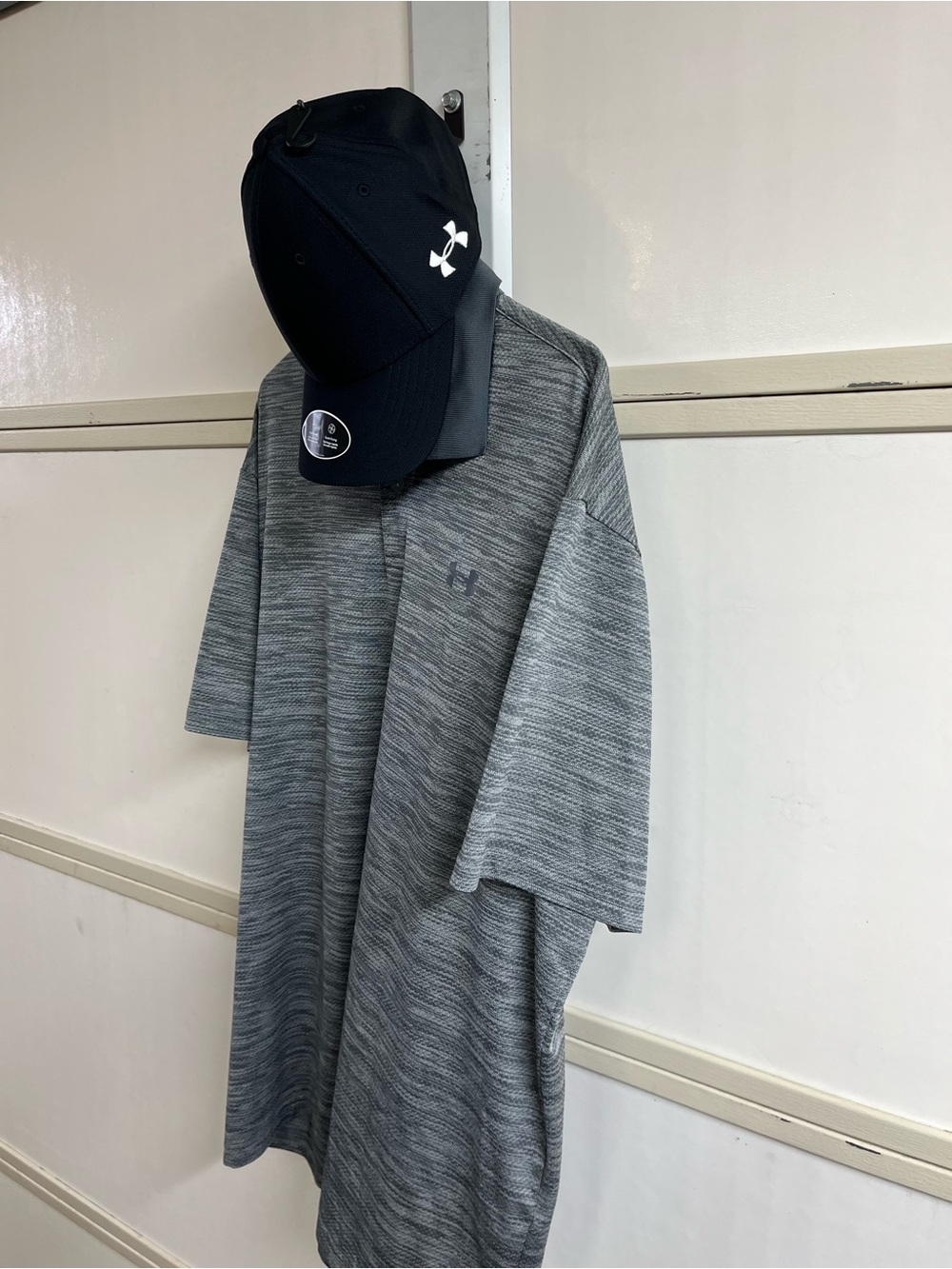 Under Armour Combo Heathered Charcoal Performance Polo XL & Hat M/L
